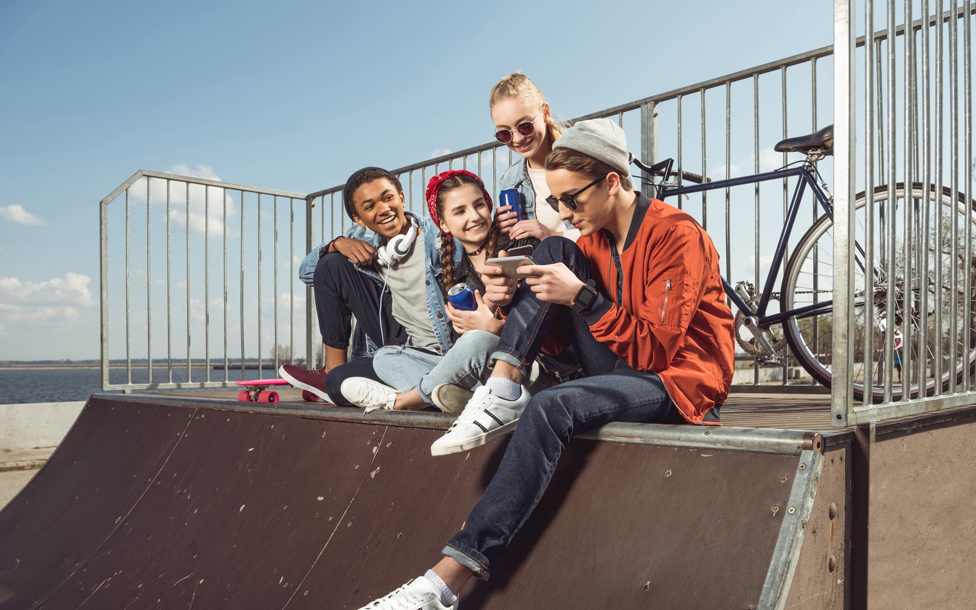 group-of-teenagers-at-sskate-park-1920